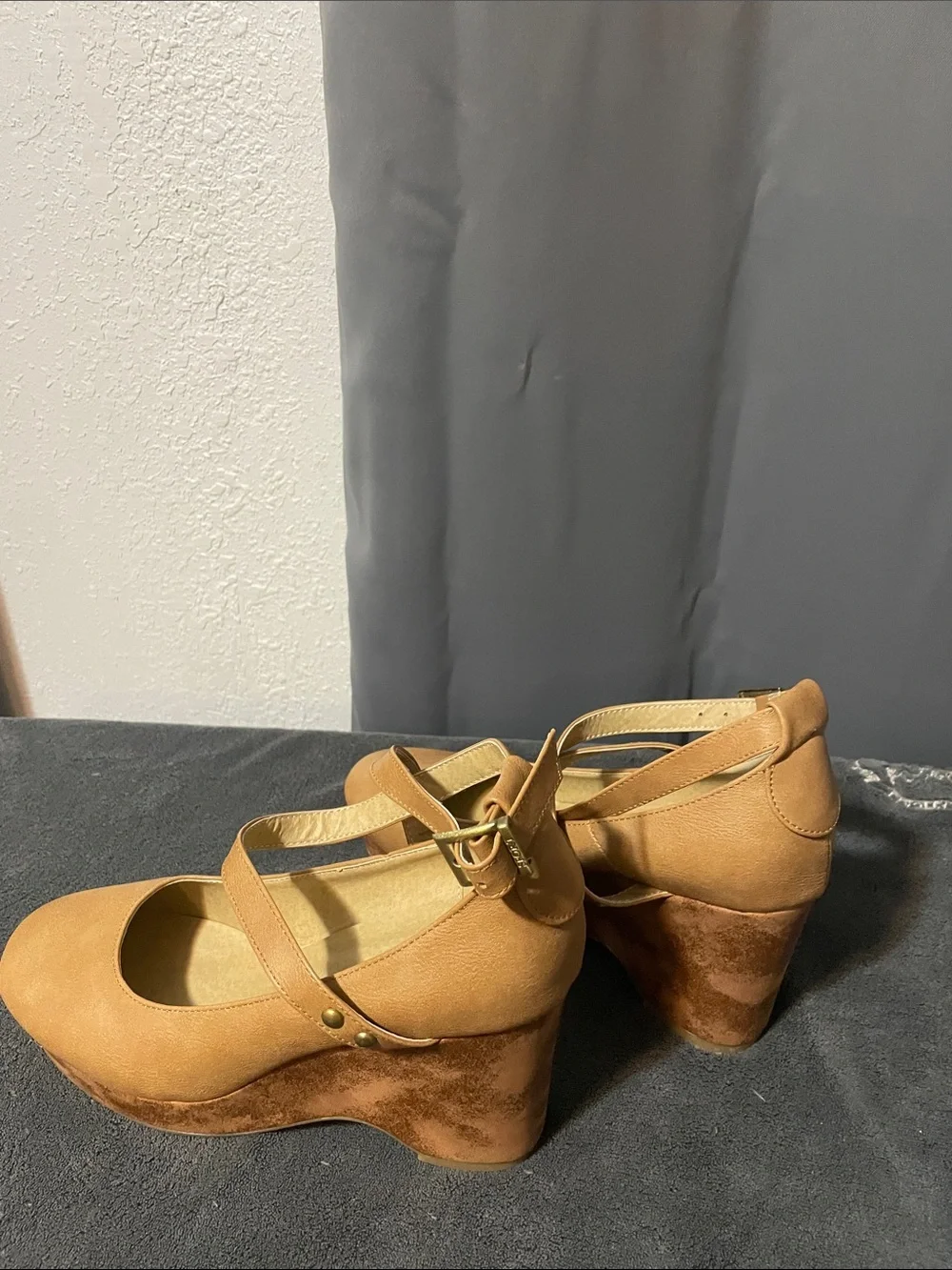 N/A elegant tan